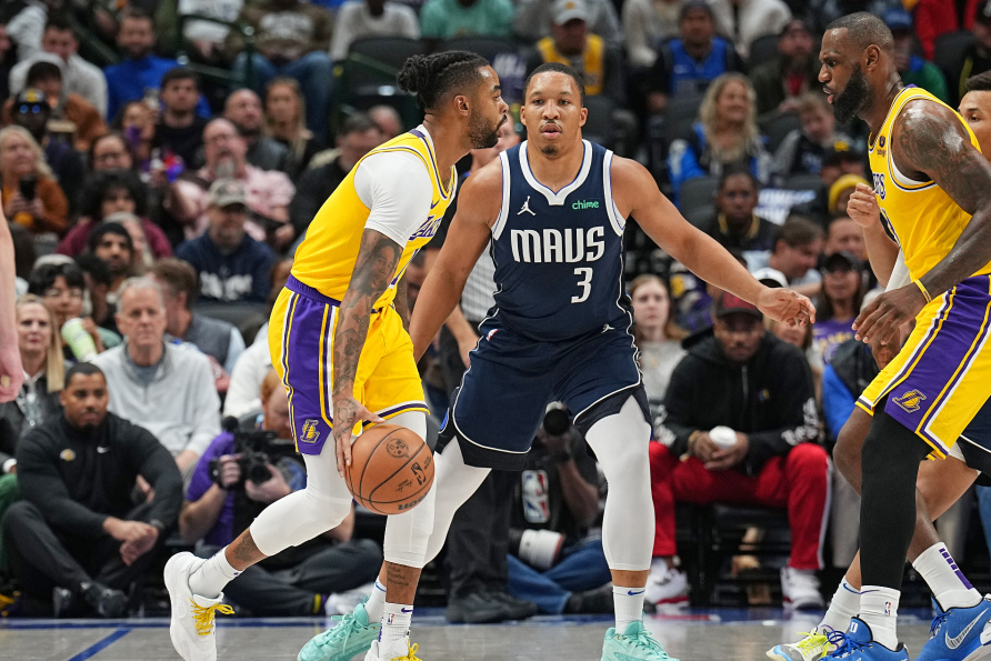 九游游戏盒-巴黎对阵浓眉展开拉锯大战，最终险胜对手！