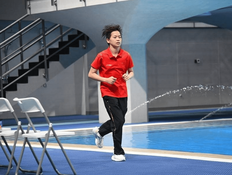 九游游戏盒-JackeyLove重返赛场，领先优势明显首场状态出色，SKT观众沸腾！